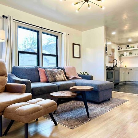 Campus Cottage Kng Bed! Walk To Uco And Downtown エドモンド エクステリア 写真