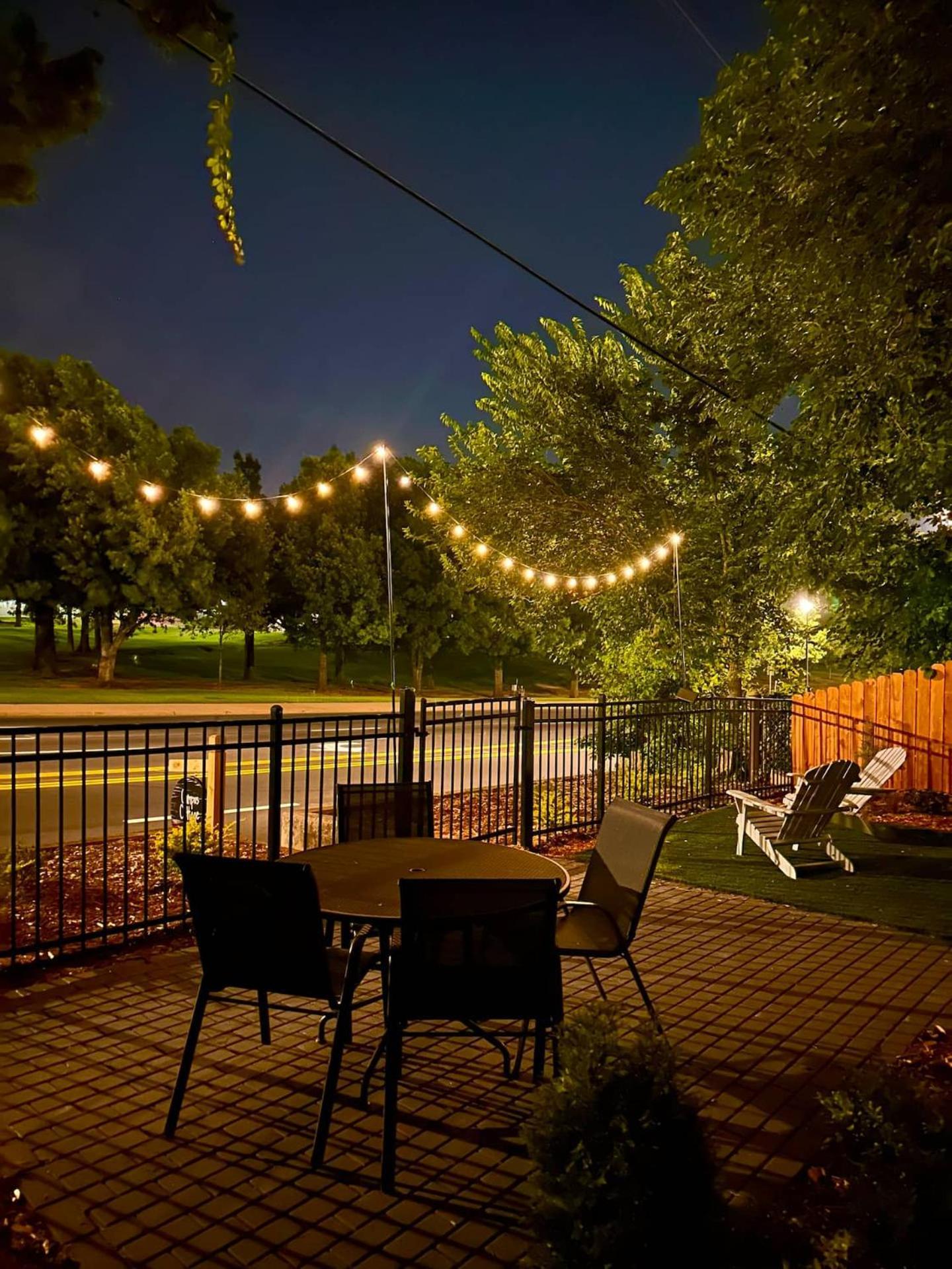 Campus Cottage Kng Bed! Walk To Uco And Downtown エドモンド エクステリア 写真
